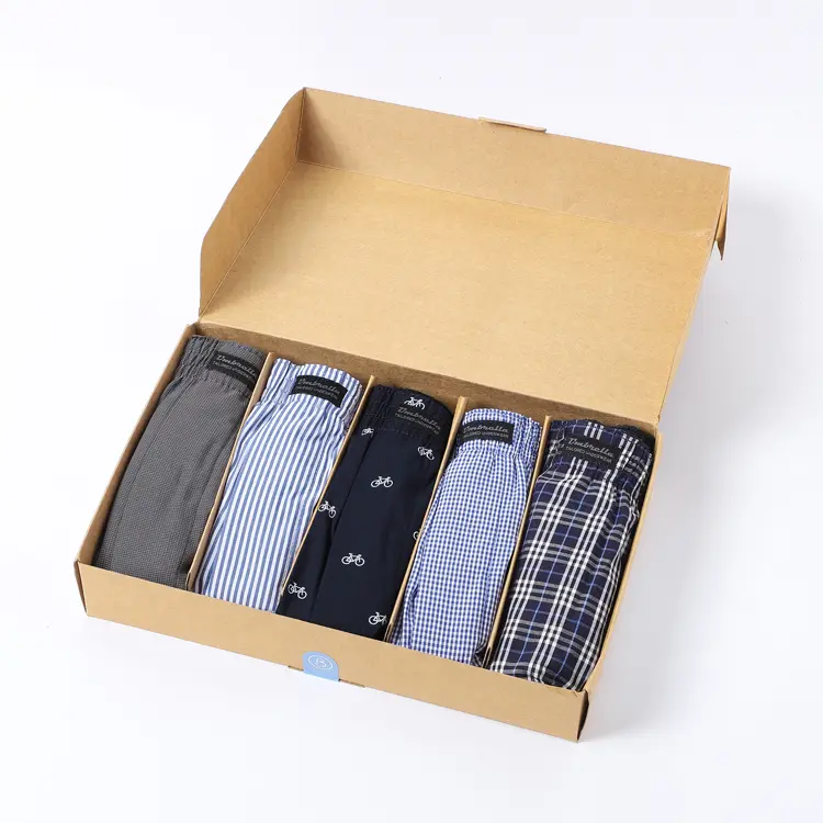 Packing with 5 Classic Woven Boxers 5 classic boxers in box