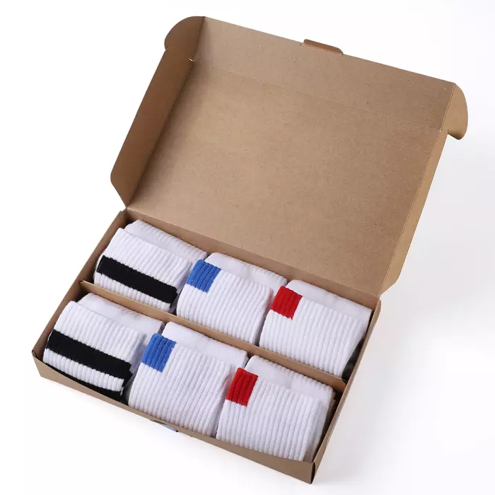 White Sports Socks in Packing 6 pairs of white sport socks in box